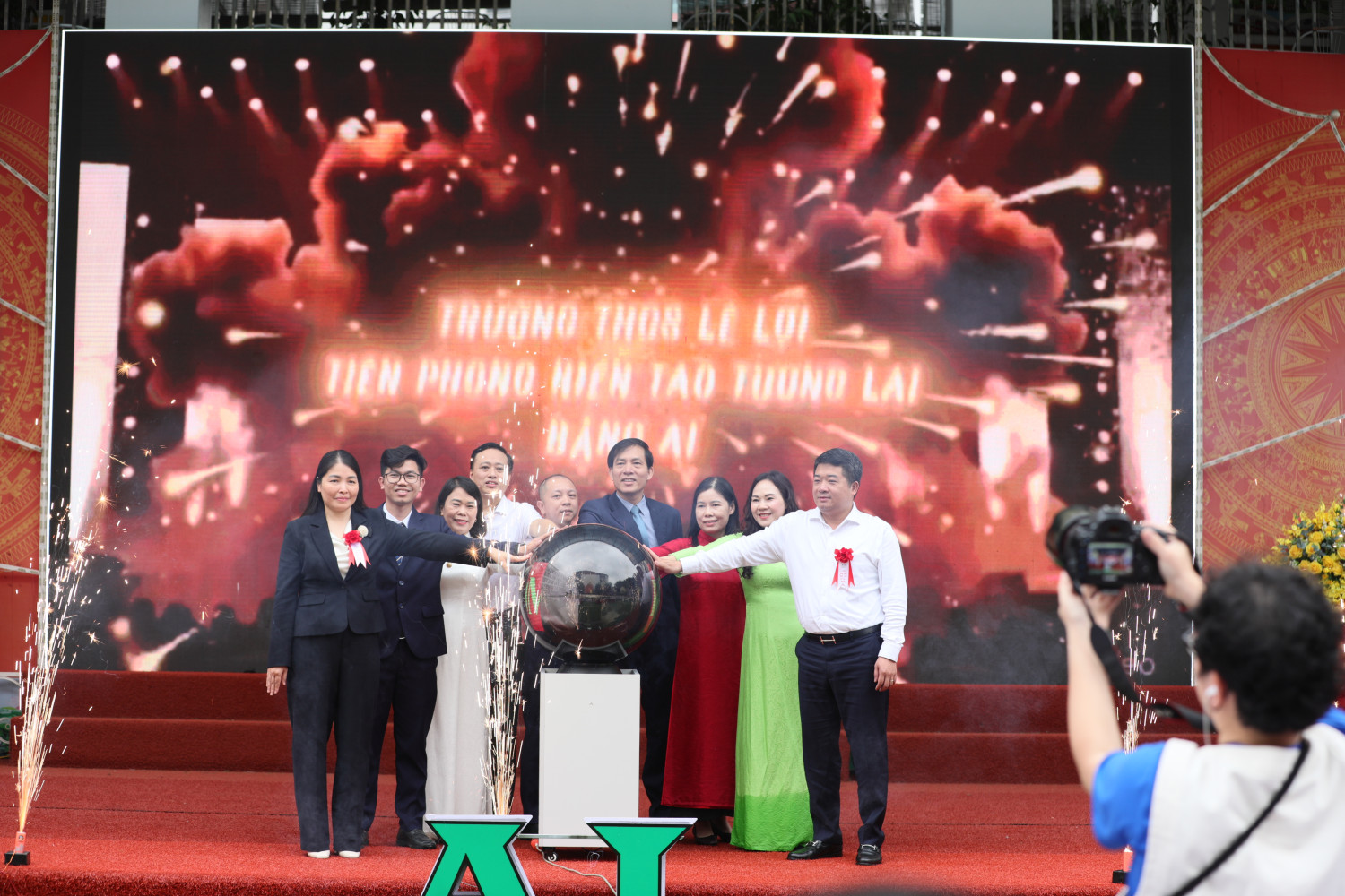 SÔI NỔI NGÀY HỘI CHUYÊN MÔN TRƯỜNG THCS LÊ LỢI: STEM - AI - ROBOTICS